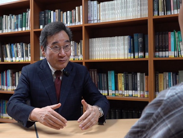 이낙연, 정치 내전 해소 위한 '중립적 과도정부' 제안